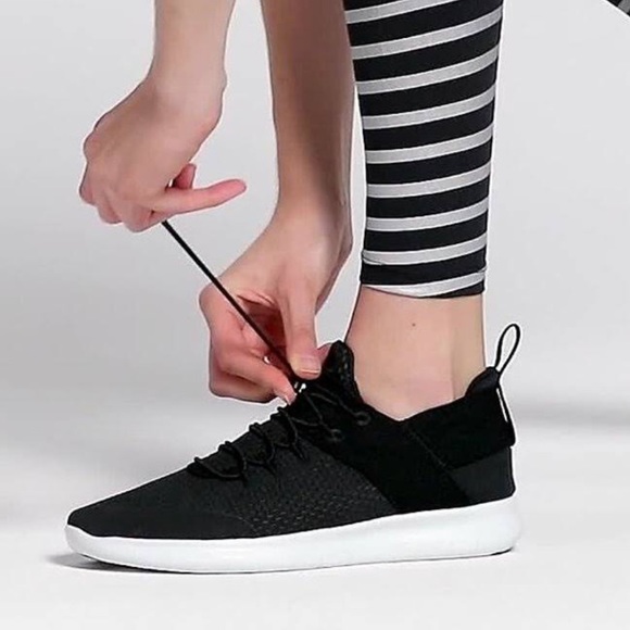 Nike Shoes - New Nike Free Commuter